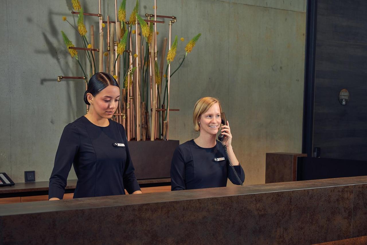 Inntel Hotels Amsterdam Landmark Exterior foto Reception desk