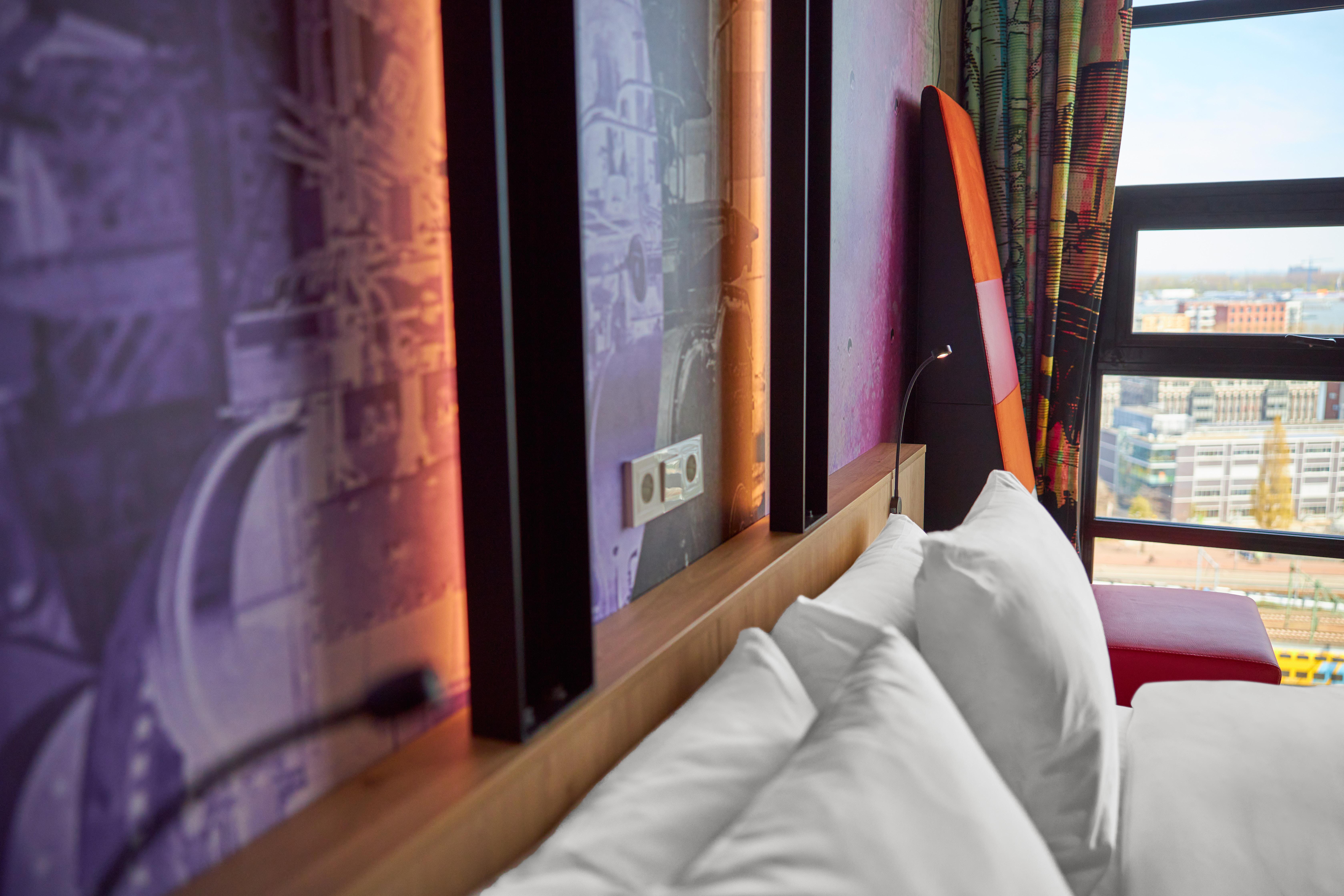 Inntel Hotels Amsterdam Landmark Exterior foto Detail of the interior of a room at the hotel