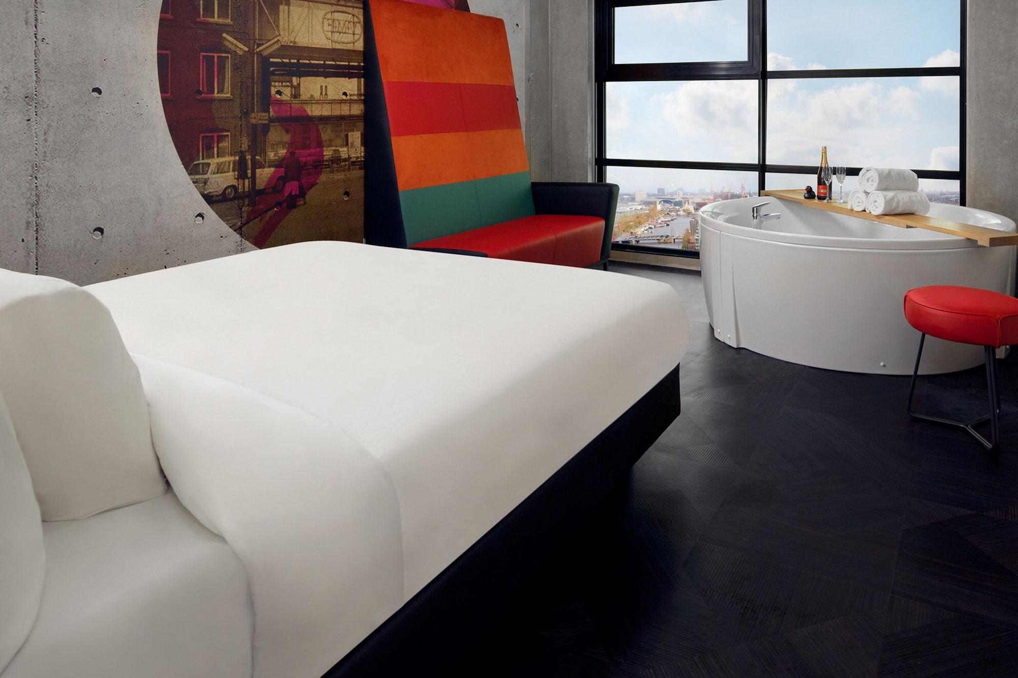 Inntel Hotels Amsterdam Landmark Exterior foto Room at the W Hollywood